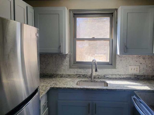 2 BR, 1 BA Apartment 155 River St West Springfield, MA 01089