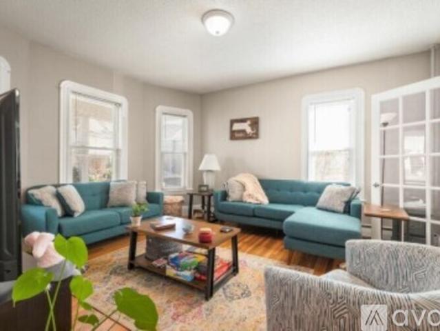 2 BR, 1 BA Apartment 155 Spruce St, Unit 1, Watertown, MA 02472