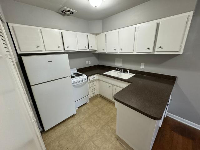 2 BR, 1 BA Apartment 1568 Alexandria Drive, Lexington, KY 40504