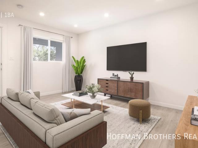 2 BR, 1 BA Apartment 1570 Yosemite Dr, Los Angeles, CA 90041