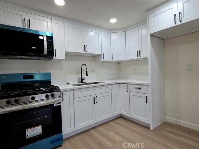 2 BR, 1 BA Apartment 15917 Prairie Avenue, Lawndale, CA 90260