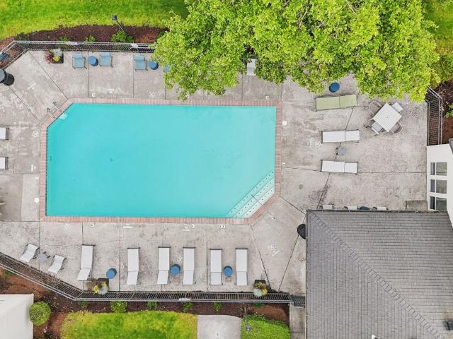 2 BR, 1 BA Apartment 15910 Northeast Sandy Boulevard Unit 071, Portland, OR 97230