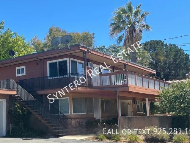 2 BR, 1 BA Apartment 1595 3rd Ave Walnut Creek, CA 94597