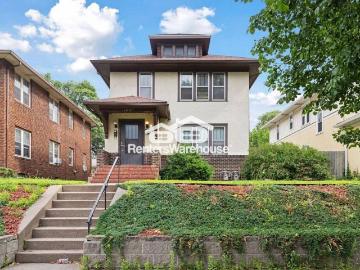 2 BR, 1 BA Apartment 1601 Charles Ave Upper Unit, St Paul, MN 55104