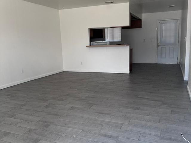 2 BR, 1 BA Apartment 16025 Chehalis Rd, Unit 1, Apple Valley, CA 92307