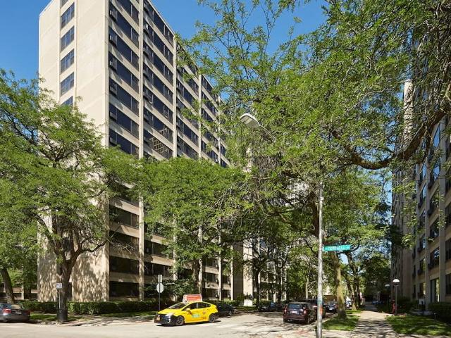 2 BR, 1 BA Apartment 1606 East Hyde Park Boulevard Unit 02 009D, Chicago, IL 60615