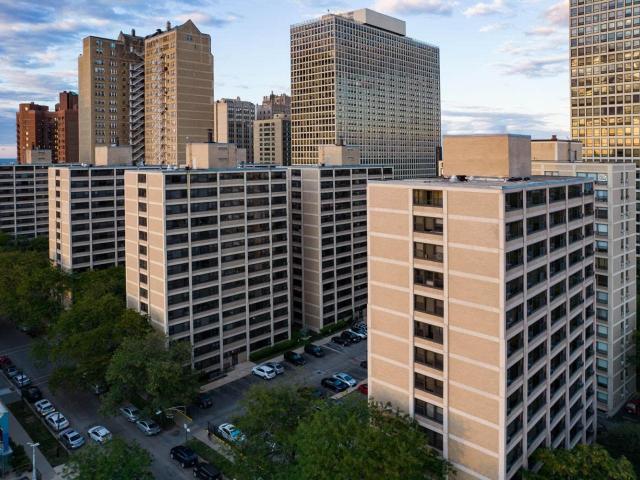 2 BR, 1 BA Apartment 1606 East Hyde Park Boulevard Unit 03 002D, Chicago, IL 60615