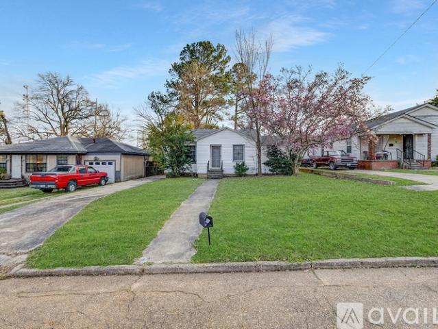 2 BR, 1 BA Apartment 1607 W 17th St, Texarkana, TX 75501