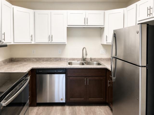 2 BR, 1 BA Apartment 1609 N. Thompson Dr Madison, WI 53704