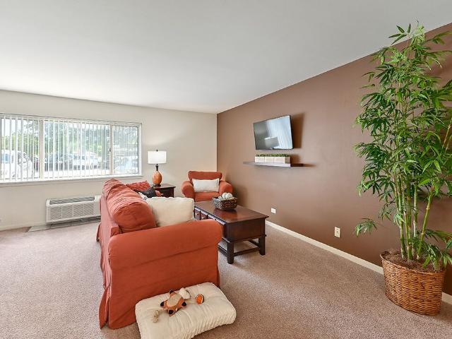 2 BR, 1 BA Apartment 1610 Sunset Avenue Unit 08 222, Waukegan, IL 60087