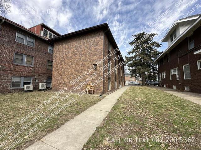 2 BR, 1 BA Apartment 1612 C ST, Lincoln, NE 68502