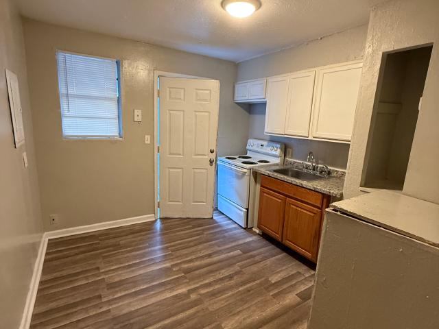 2 BR, 1 BA Apartment 1616 W 36th St, Jacksonville, FL 32209