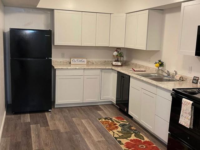 2 BR, 1 BA Apartment 1618 Southwest Chelsea Drive Unit 4, Topeka, KS 66604