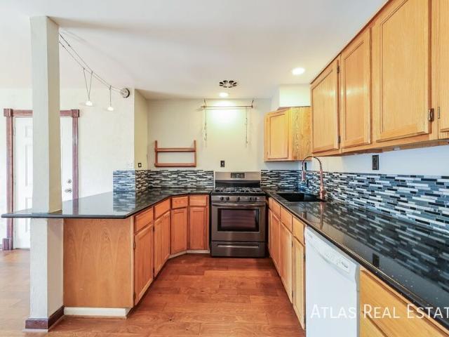 2 BR, 1 BA Apartment 1620 N Colorado Boulevard, Denver, CO 80220