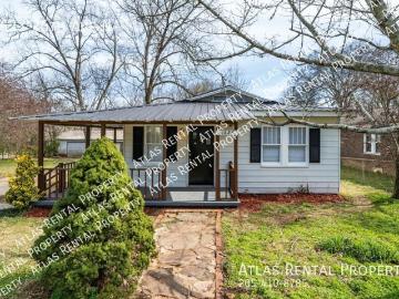 2 BR, 1 BA Apartment 1623 26th Ave N, Hueytown, AL 35023