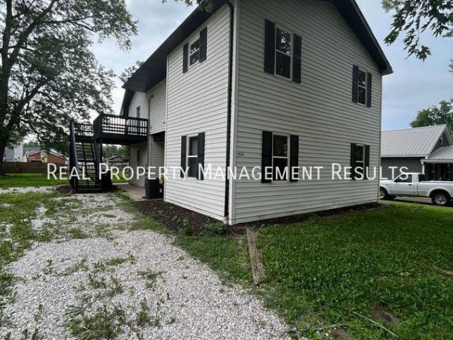 2 BR, 1 BA Apartment 1624 S. Red Bank Rd Evansville, IN 47712