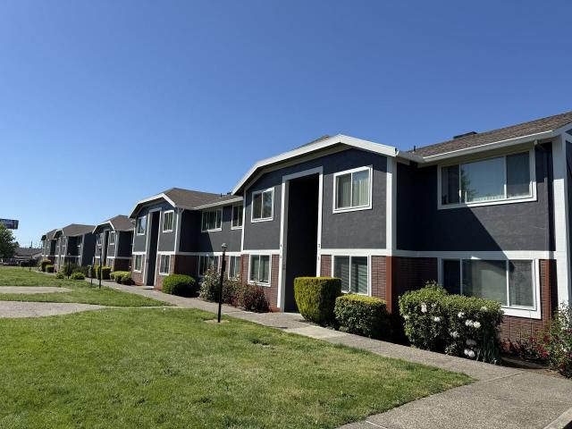2 BR, 1 BA Apartment 16290 Southwest Shaw Street Unit 06, Beaverton, OR 97078