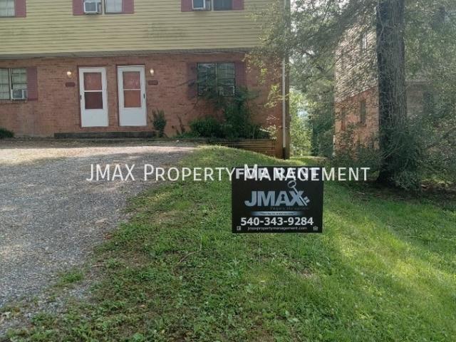 2 BR, 1 BA Apartment 1629 Redwood Rd SE, Roanoke, VA 24014