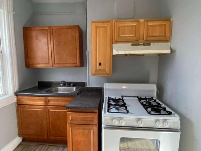 2 BR, 1 BA Apartment 164 Waverly St, Yonkers, NY 10701
