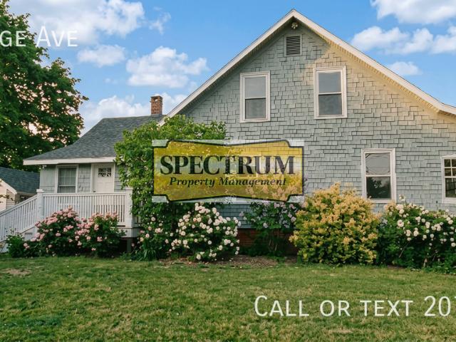 2 BR, 1 BA Apartment 168 College Ave, Waterville, ME 04901