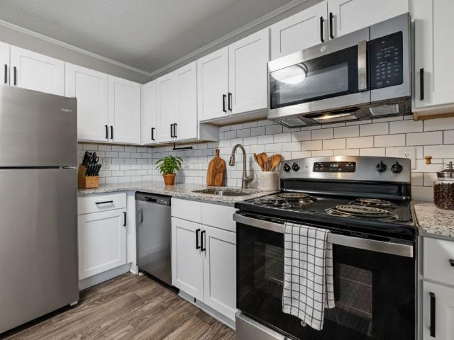 2 BR, 1 BA Apartment 16 Wedgewood Drive B Unit 16 GAR 16B, Spring Lake, NC 28390