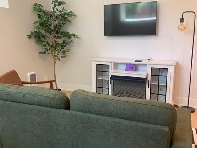 2 BR, 1 BA Apartment 16 West 44th Street, Unit G, Chicago, IL 60609
