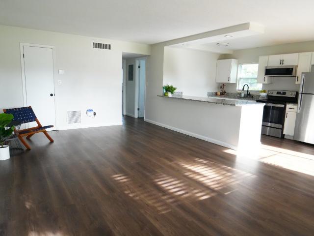 2 BR, 1 BA Apartment 1700 Van Ness Street Unit 10, Orlando, FL 32810