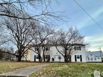 2 BR, 1 BA Apartment 1701 Ohio St, Unit Unit C, Terre Haute, IN 47807