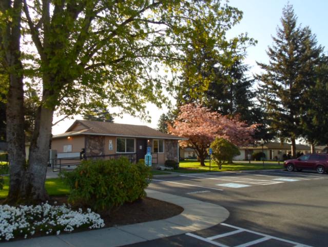 2 BR, 1 BA Apartment 1724 Grove Street, Marysville, WA 98270