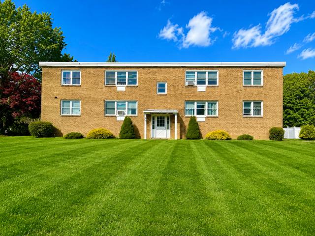 2 BR, 1 BA Apartment 1742 Boston Post Rd, Westbrook, CT 06498
