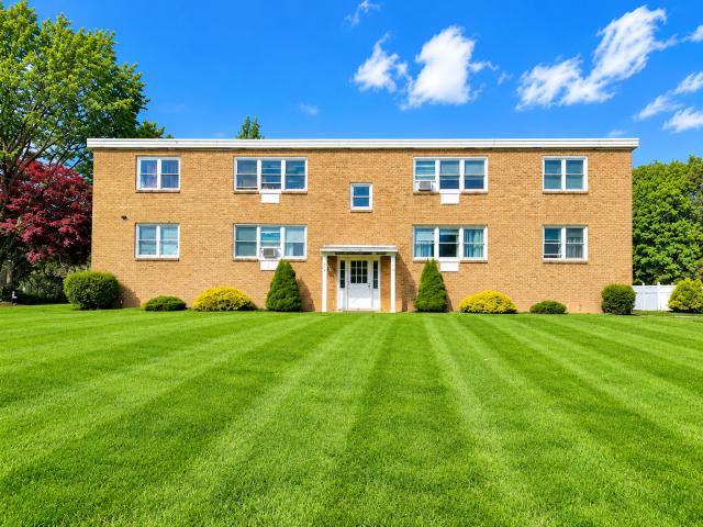 2 BR, 1 BA Apartment 1742 Boston Post Rd, Westbrook, CT 06498