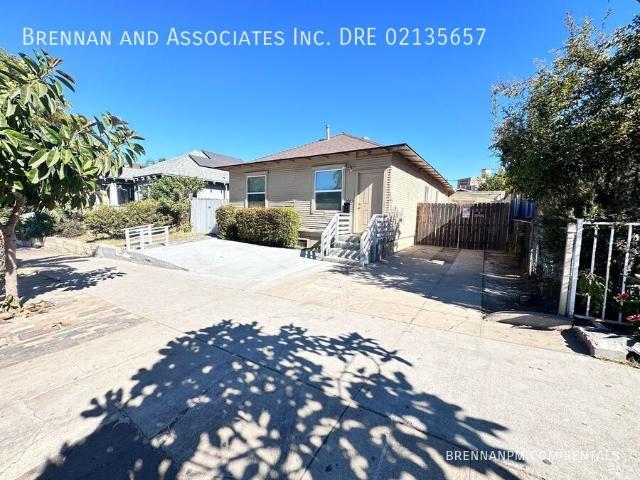 2 BR, 1 BA Apartment 1742 Kearney Ave. Front, San Diego, CA 92113