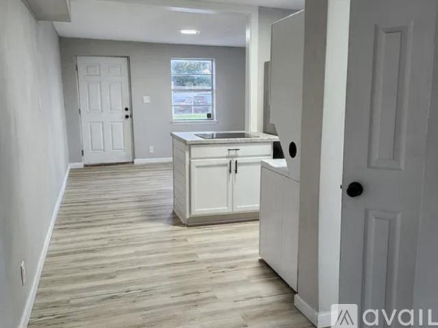2 BR, 1 BA Apartment 1744 E 21st St, Jacksonville, FL 32206