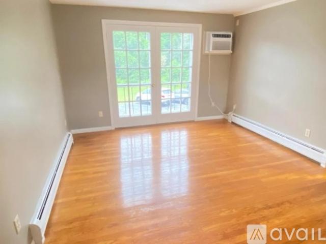 2 BR, 1 BA Apartment 174 Tyngsboro Road, Unit Apartment North Chelmsford, Chelmsford, MA 01863