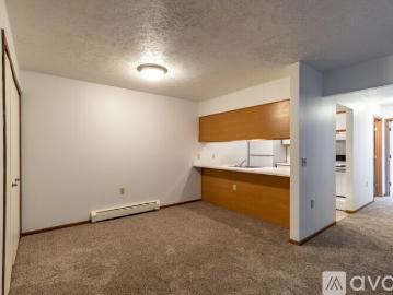 2 BR, 1 BA Apartment 1752 Raleigh Ave, Unit 08, Lapeer, MI 48446