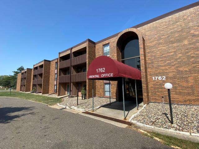2 BR, 1 BA Apartment 1762 Oakdale Ave Unit 1762 102, Saint Paul, MN 55118