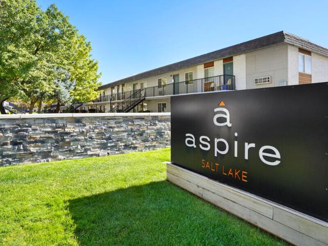 2 BR, 1 BA Apartment 176 N Redwood Rd Unit 031, Salt Lake City, UT 84116