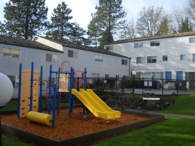 2 BR, 1 BA Apartment 1777 Maple Street Unit 1, West Linn, OR 97068