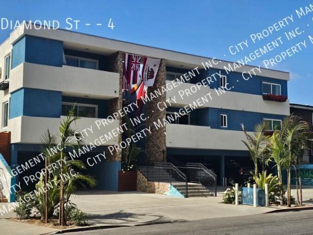 2 BR, 1 BA Apartment 1790 Diamond St, San Diego, CA 92109