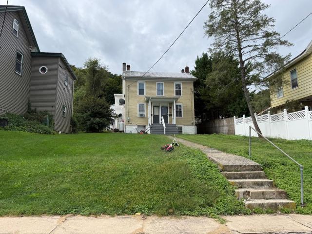 2 BR, 1 BA Apartment 17 N 5th St Newport, PA 17074