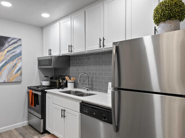 2 BR, 1 BA Apartment 1800 East Covina Street Unit 273, Mesa, AZ 85203