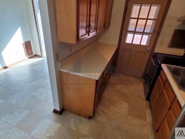 2 BR, 1 BA Apartment 1805 15th St, Unit Top floor, Silvis, IL 61282