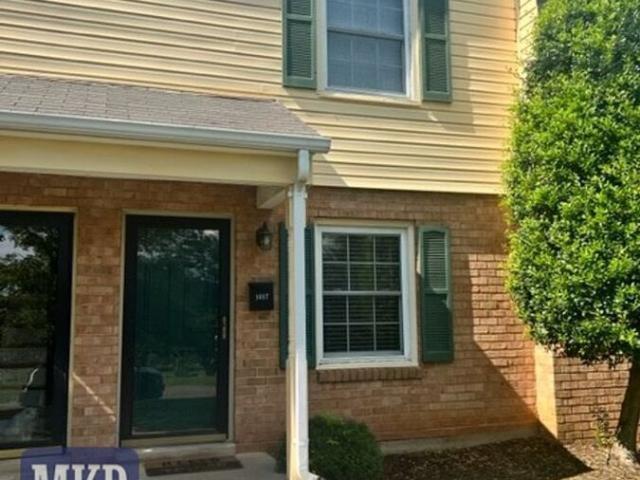2 BR, 1 BA Apartment 1817 Bluemont Avenue, Roanoke, VA 24015