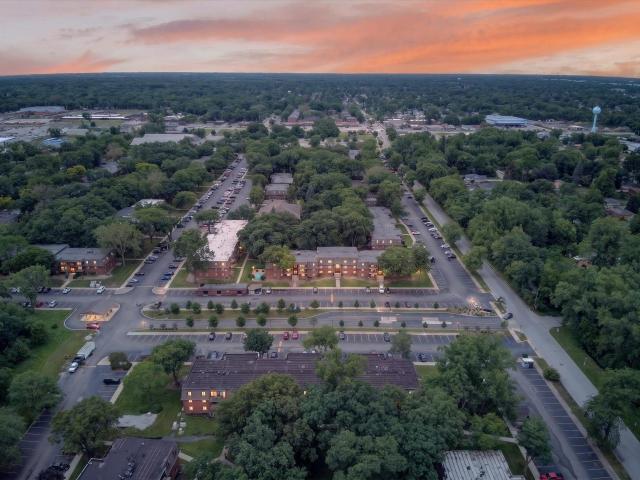 2 BR, 1 BA Apartment 1818 Park W Blvd Unit 14AB 1A, Griffith, IN 46319