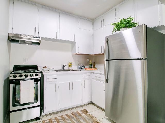 2 BR, 1 BA Apartment 1820 Northwest 10th Street Unit 1822, Gainesville, FL 32609