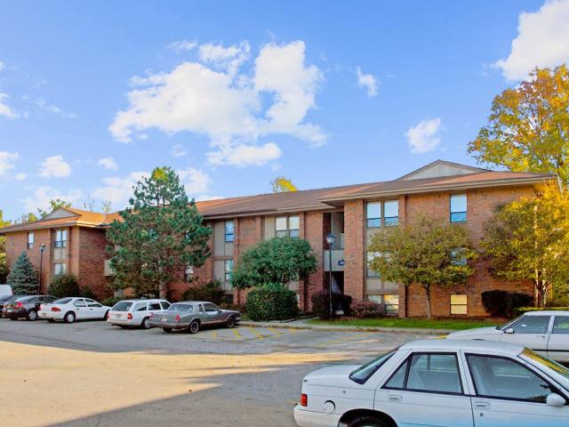 2 BR, 1 BA Apartment 1833 Schrock Rd, Unit 1827 C, Columbus, OH 43229
