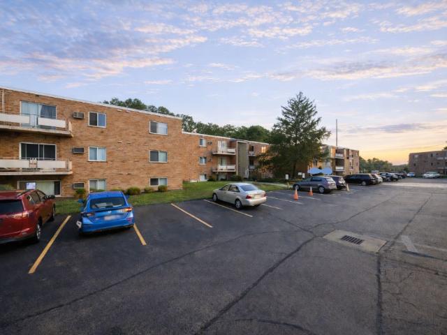 2 BR, 1 BA Apartment 1836 Sunset Ave #53 Unit 68, Cincinnati, OH 45238