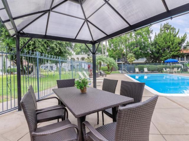 2 BR, 1 BA Apartment 18427 Studebaker Road Unit 209, Cerritos, CA 90703