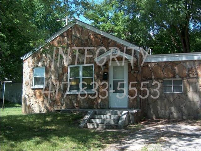 2 BR, 1 BA Apartment 1849 N Johnston Ave, Springfield, MO 65803