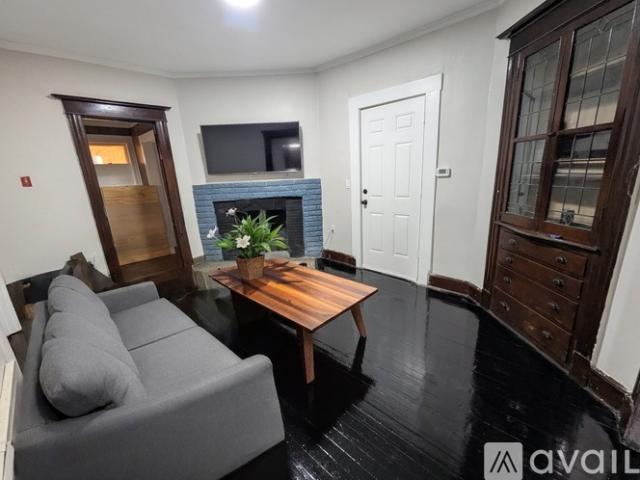 2 BR, 1 BA Apartment 184 Buckingham St, Unit 3, Waterbury, CT 06710